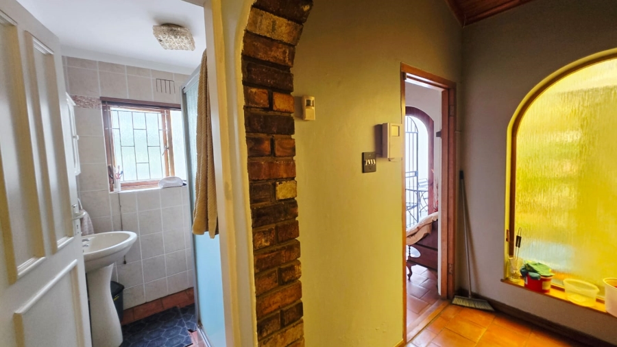 6 Bedroom Property for Sale in The Village Western Cape